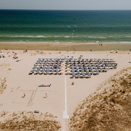 ואסטו Hotel Holiday מראה חיצוני תמונה